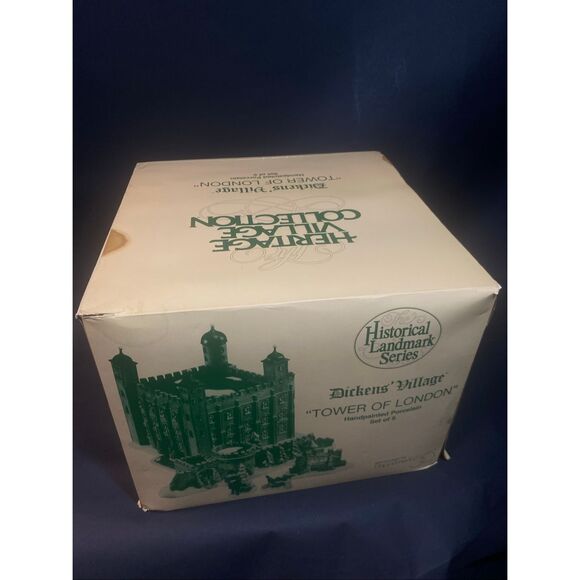 Department 56 Tower of London set - Picture 11 of 14